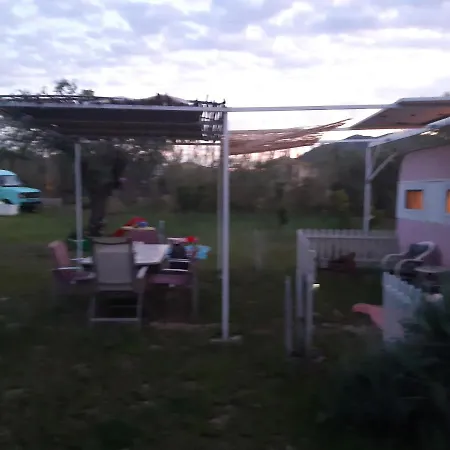 Mary 's Retro Caravan 营地 埃拉蒂尼