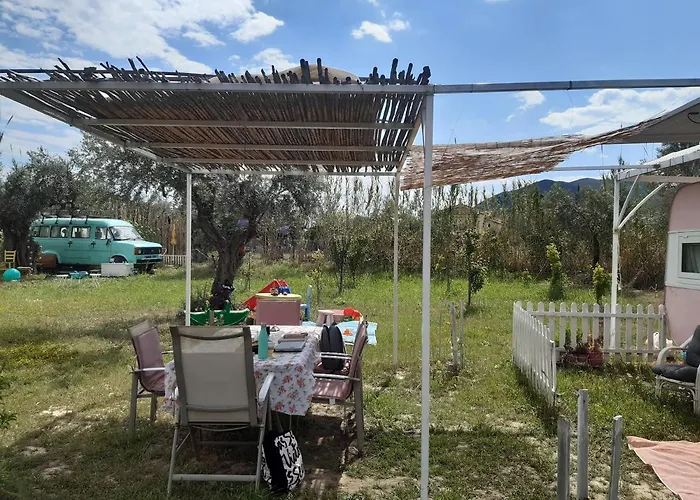 Mary 's Retro Caravan Campsite Eratini